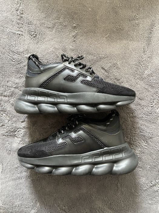 Versace chain reaction