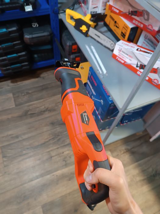 Сабельная пила сетевая