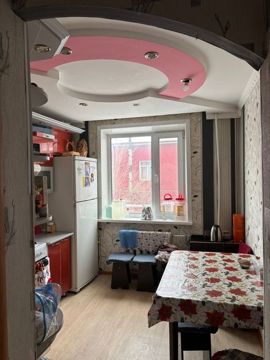 Сдается в аренду 3-х. Восток 3 17. 2/5 этаж. 170.000+ком услуга