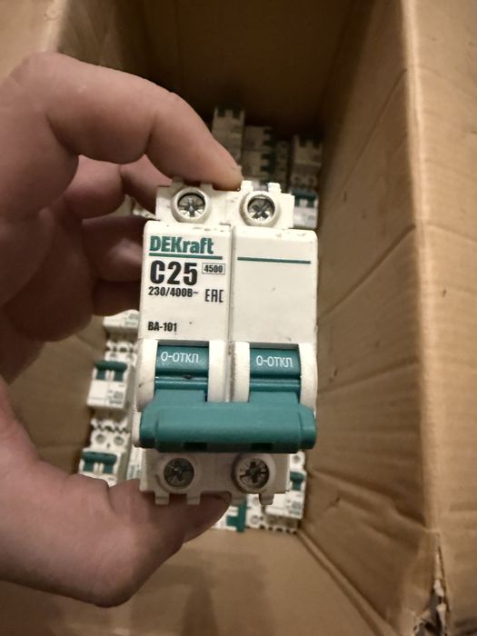 Автоматический выключатель DEKraft C25 2p
