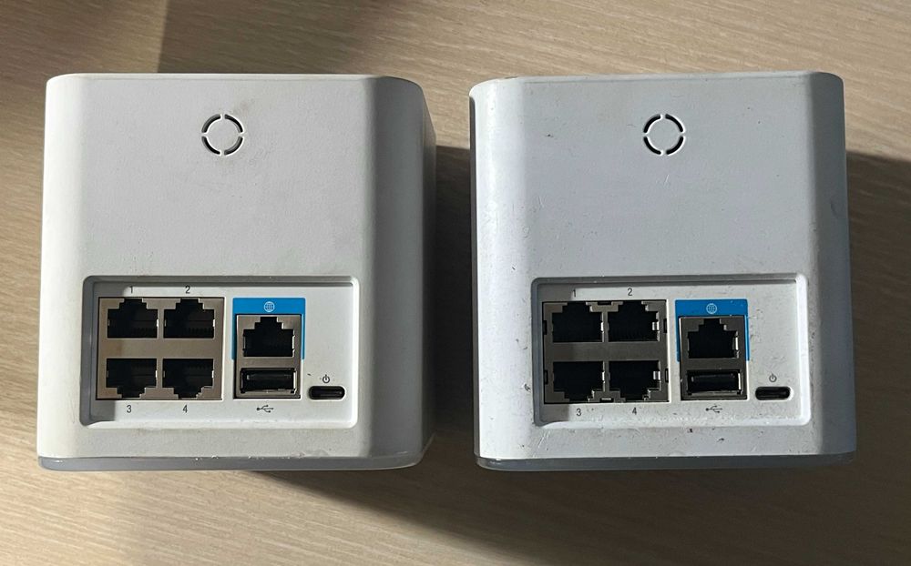 2 x Amplifi HD Ubiquiti AFi-R