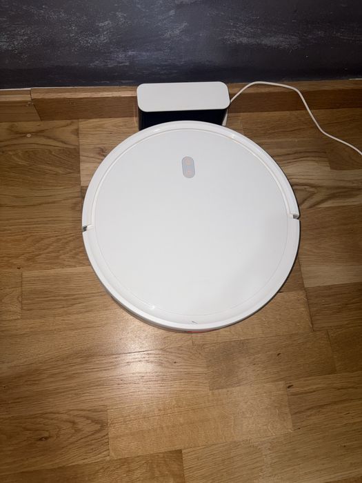 Robot aspirator Xiaomi Robot Vacuum E10 – Stare Foarte Bună