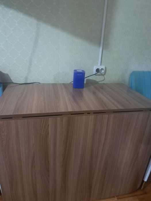 Продам стол книжка