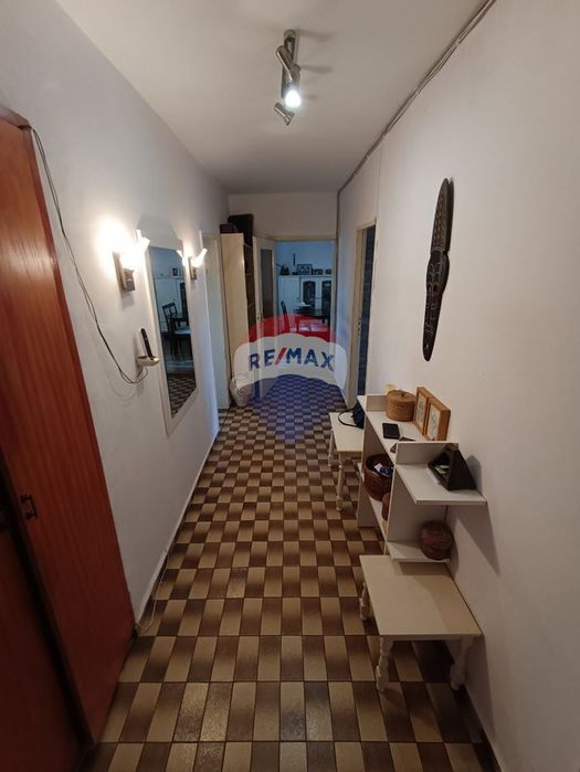 Продава се Тристаен апартамент в Шумен, Център - 107 кв.м за 1001 €/кв.м - Снимка #8