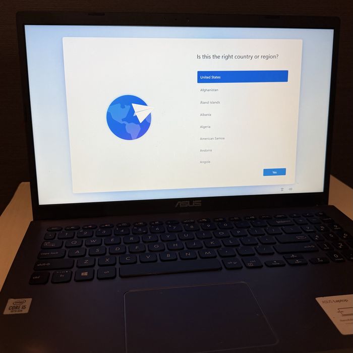 Laptop ASUS VivoBook 15 (Intel i5, 8GB RAM, SSD 256GB)