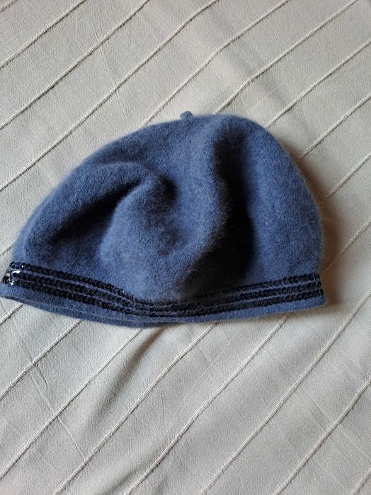 Продавам италианска, нова мохерна барета