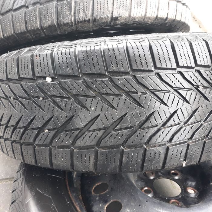 4 броя ГУМИ с железни ДЖАНТИ 18 цола 235 60 18