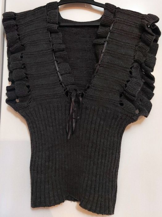 Дамски пуловер без ръкави