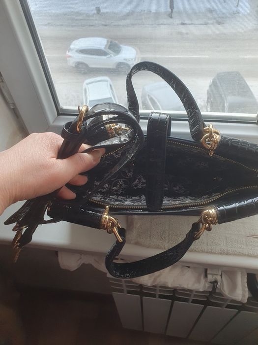 Продам брендовую сумку