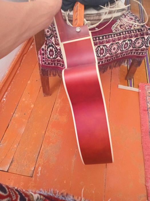 Гитара за 30000 тенге