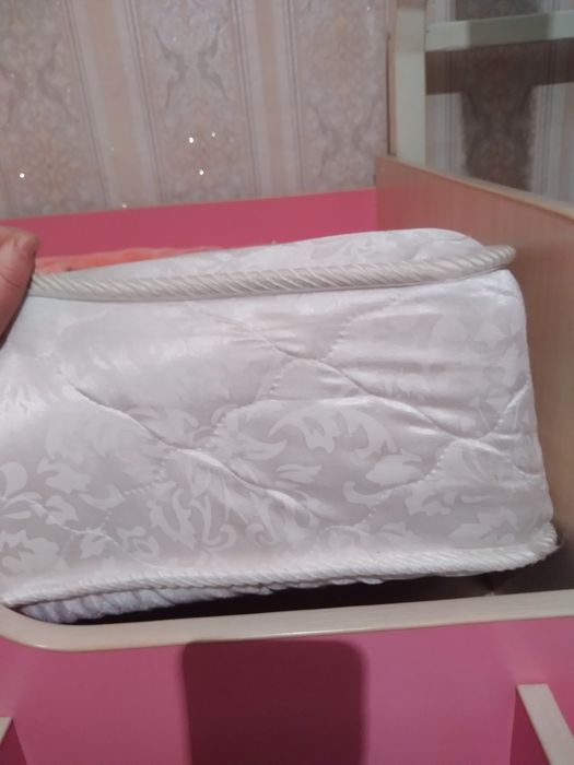 Продам кровать для девочки