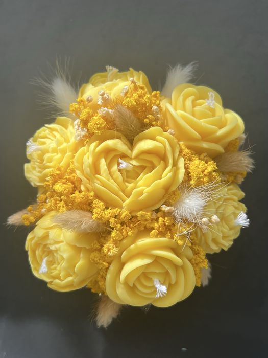 Aranjamente florale handmade cu lumanari din ceara de soia