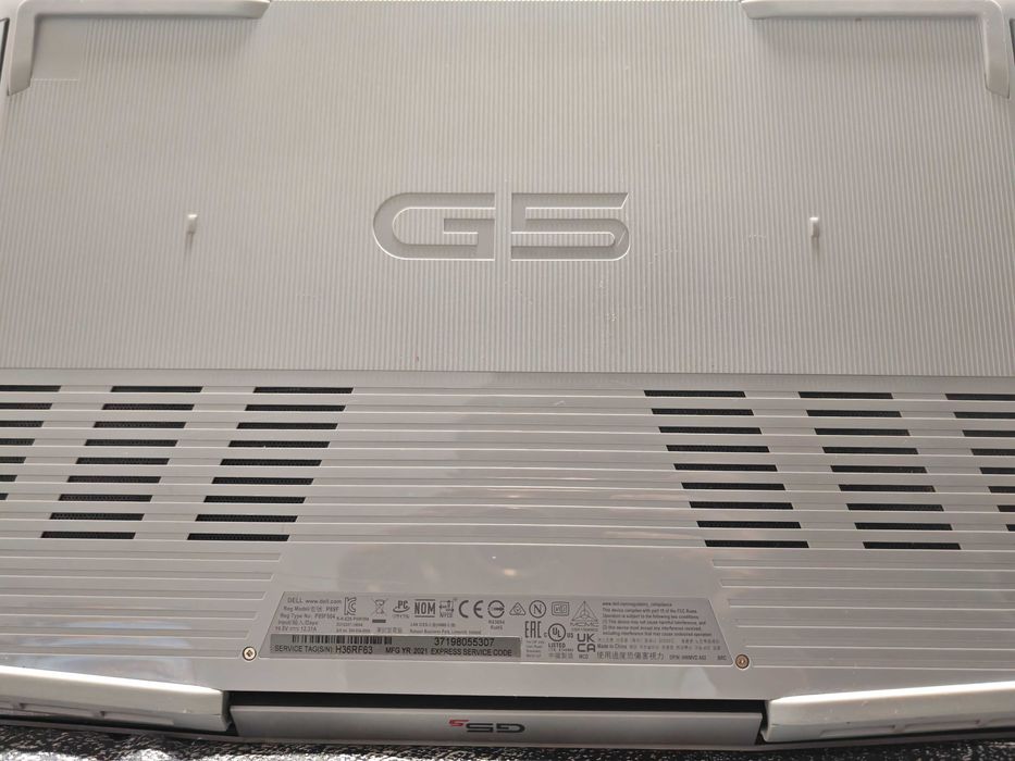 Гейминг лаптоп Dell G5 5505, 144Hz, Ryzen 5 4600H,32GB,750GB, RX 5600M