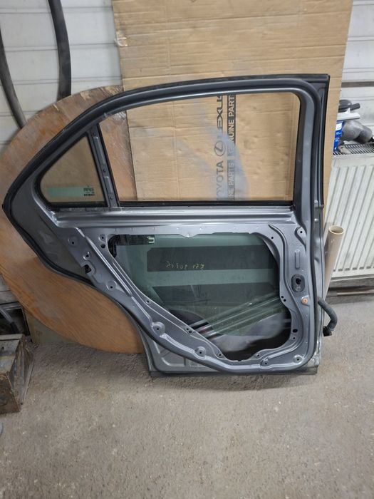 Usa stanga spate mercedes E w212