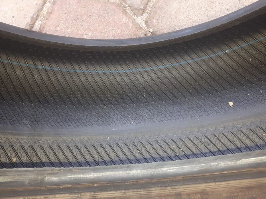 Шины зимние почти новые!