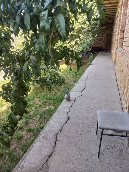 Yangi uchastka sotiladi 5ta xona + 1ta kata oshxona