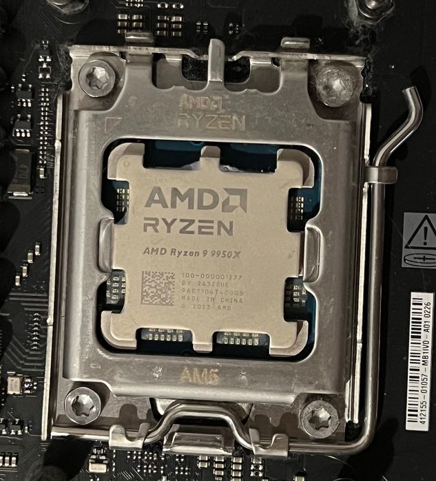 Kit ryzen 9 9950x + Asus strix x870-F Gaming wifi