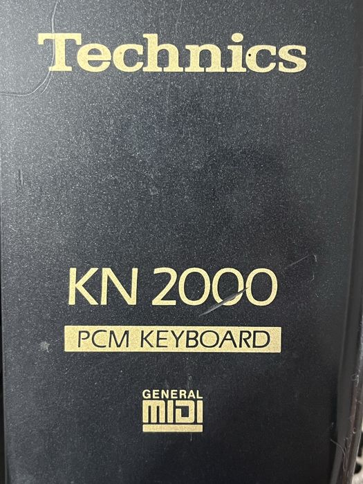 Vând orgă Technics KN 2000