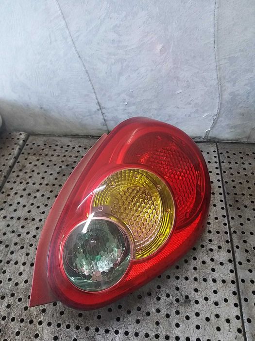 Stop tripla lampa dreapta toyota aygo b1 815500h020