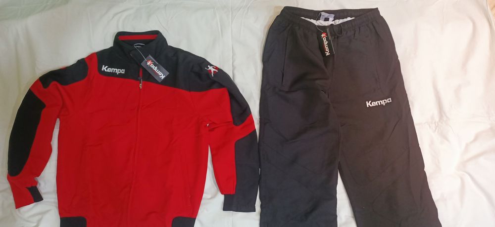 Костюм спортивный