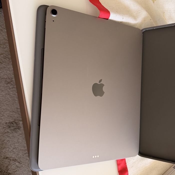 Продавам Ipad Air 13 inch M3