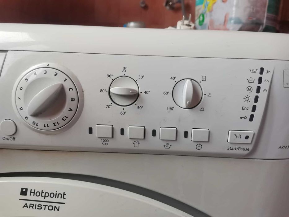 Пералня със сушиля Hotpoint