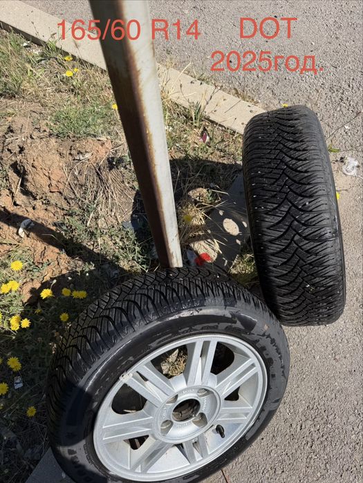 Всесезонни гуми 4 броя с джнти