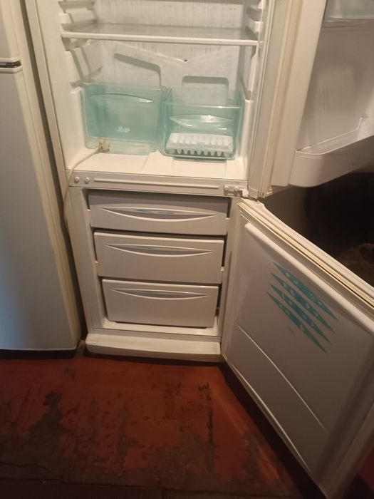 Холодильник stinol