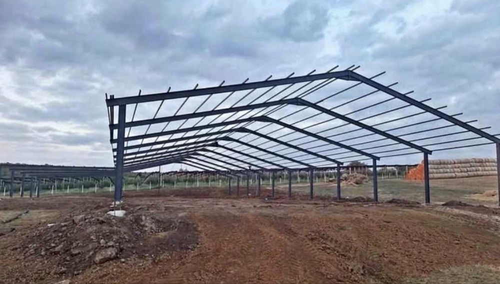 Hale structuri metalice de vanzare 10x20x4m-12x35x4-8x30x4m-14x50x4