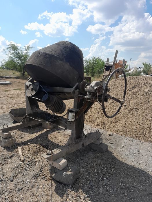 Бетонный мешалка