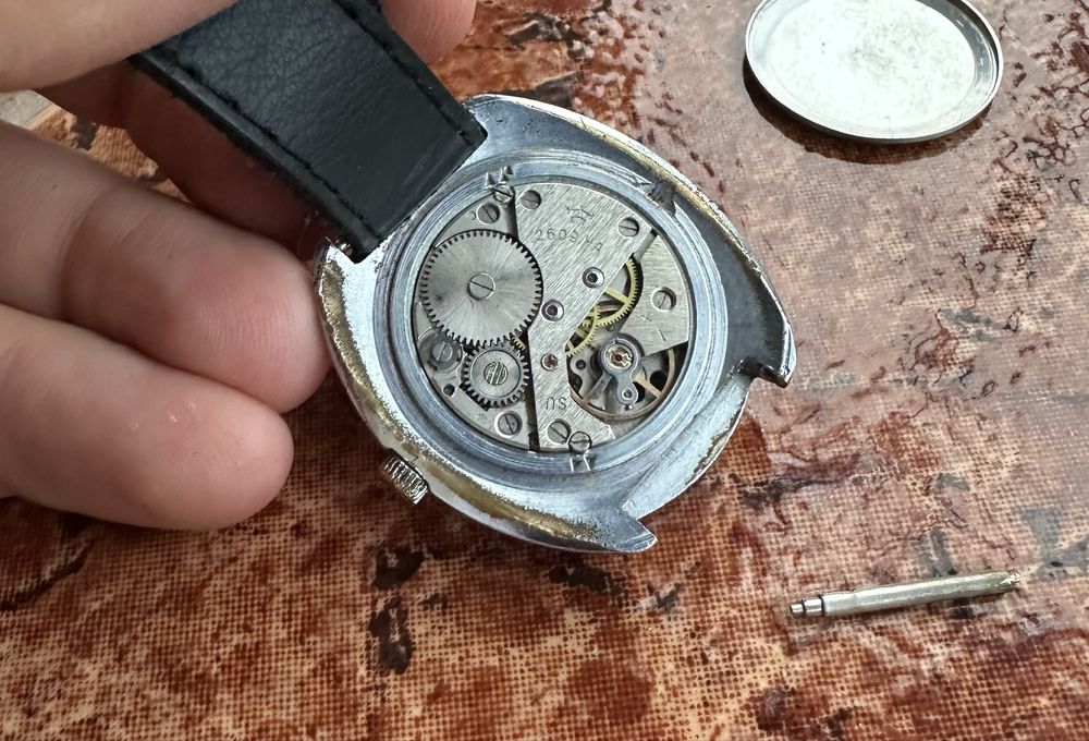 Юбилеен сьветски мезаничен часовник Ракета.