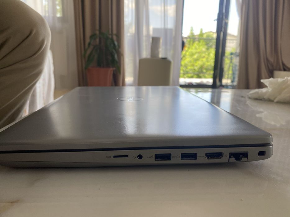 Dell Workstation AI intel i7 13800h 14c/20t, rtx ada 2000 8gb, 64gb DDR5 5200, 2tb ssd + 512gb ssd + sim slot 5g Garantie inca 6 luni