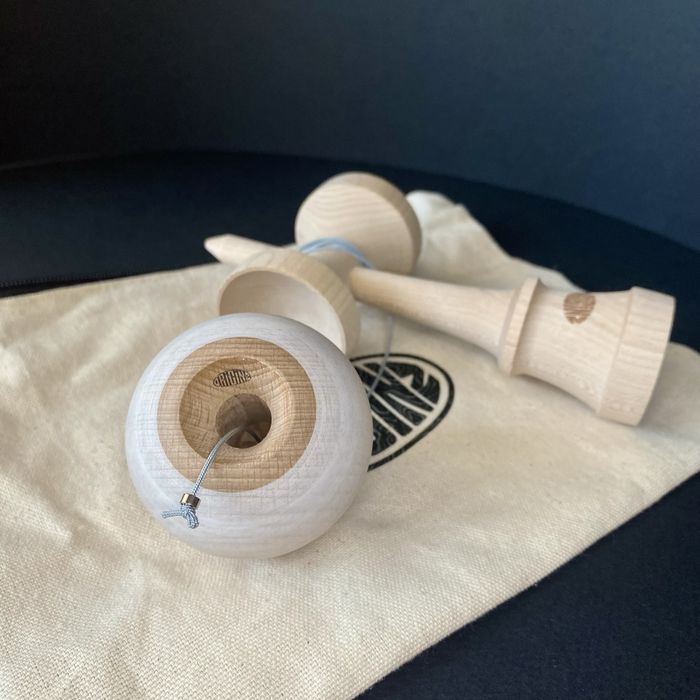 Kendama Da Originz White Halfsplit Nu:Shape