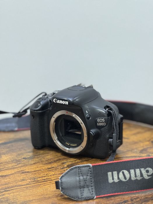 Canon 600D в идеальном состояний
