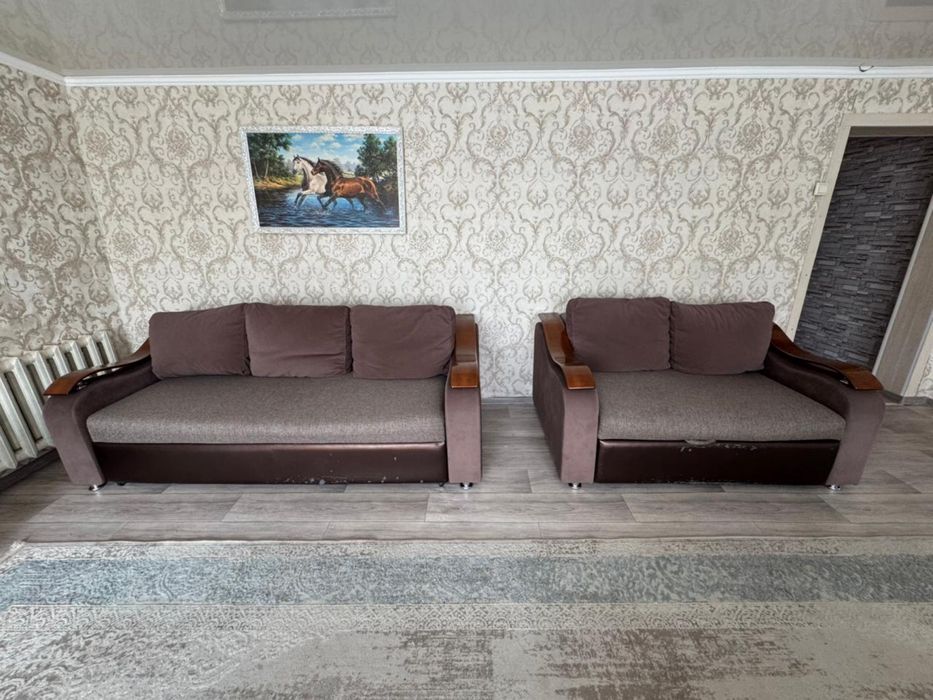 Продам уголок два дивана 2+3