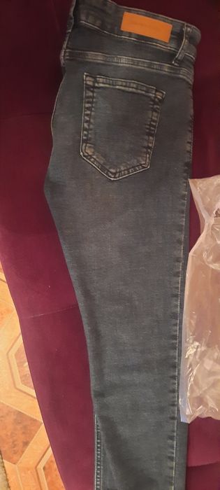 Продаю    джинсы