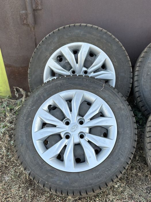 185/65/15 комплект зимних шин Bridgestone