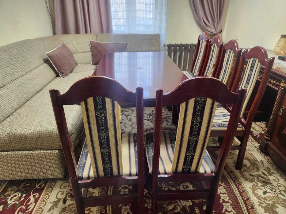Продам Стол и стулья