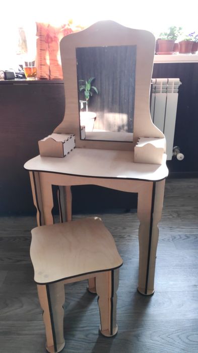 Трюмо. Детское трюмо. Туалетный столик.