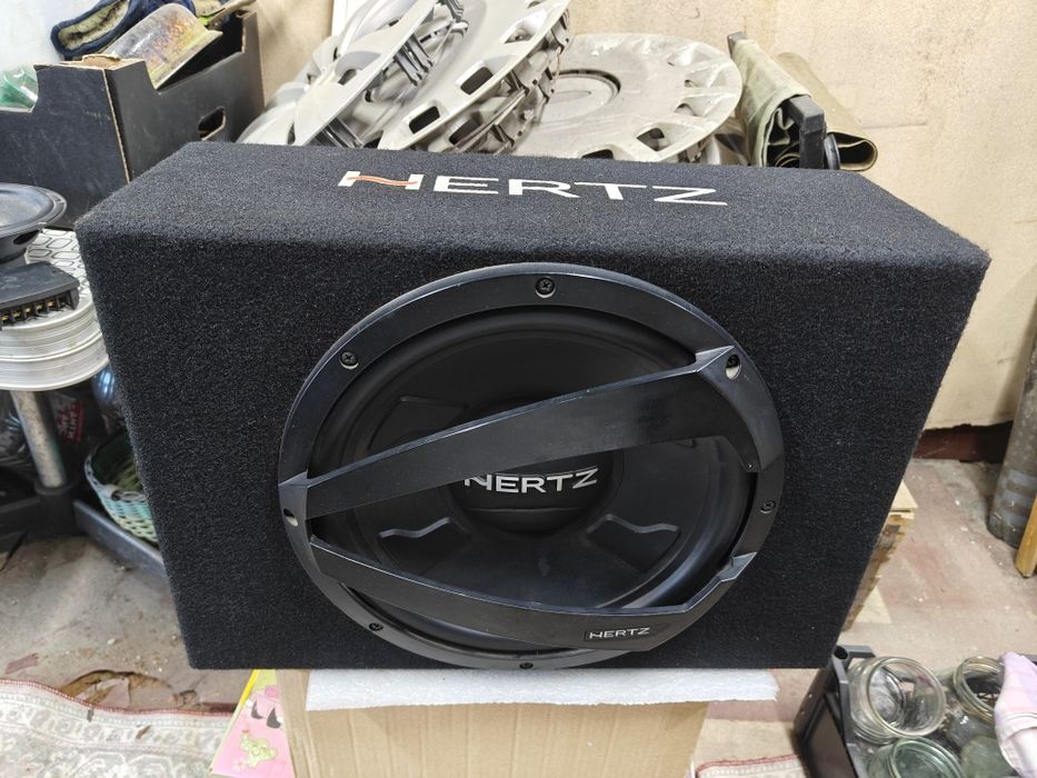 Продам сабвуфер  Hertz