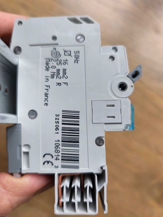 Vând  sigurante diferentiale mono și trifazice