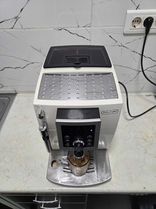Espressor Automat DeLonghi Magnifica S ECAM23.210.W Aparat cu Cafea Boabe