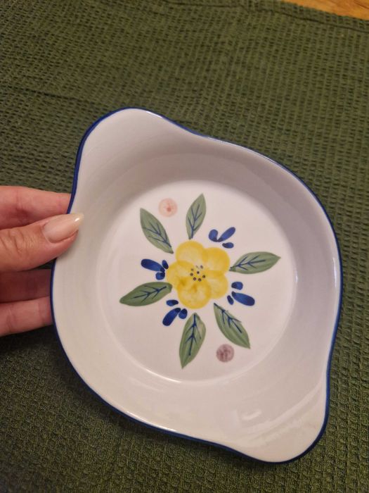 Ръчно рисувани рамекини