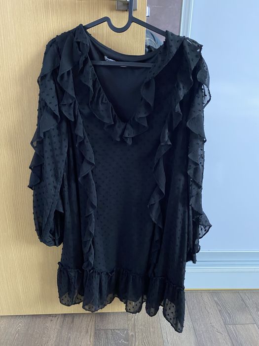 Черни рокли ЗАРА по 25 лева, размер M-L