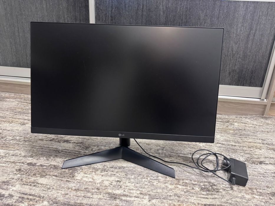 Монитор LG 144гц состояние нового