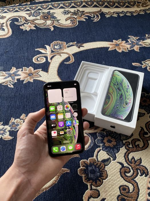 Продам срочно iPhone XS 64GB
