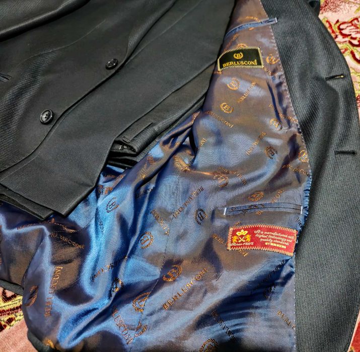 Costum barbati Berlusconi Milano marimea 52