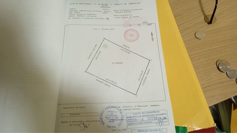 Teren pe malul lacului !!