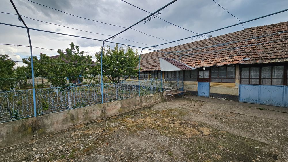 Casa+Teren de vanzare in OLT
