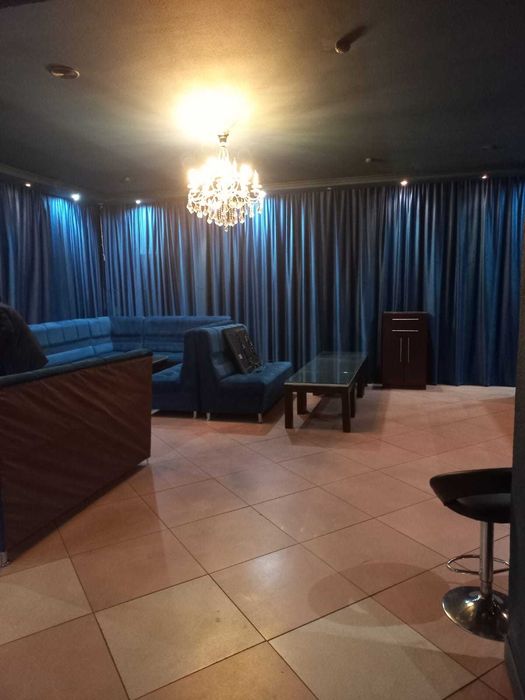 Продам караоке клуб в центре города